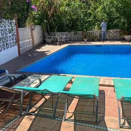 Villa -pool - At 300