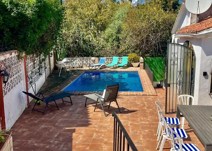 Villa -pool - At 300